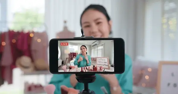 Đa dạng hóa hình thức nội dung để thu hút sự chú ý.