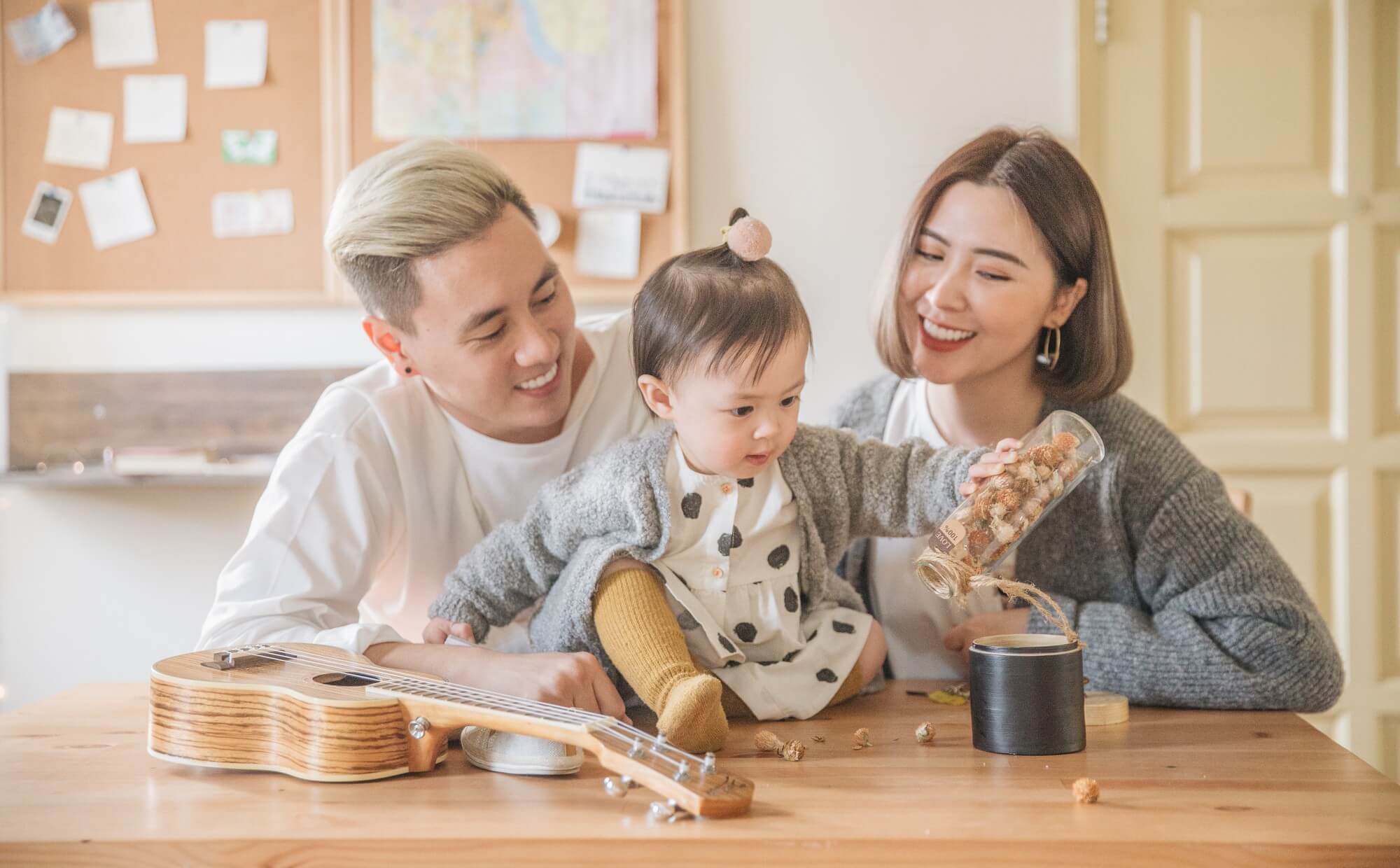 TOP 20+ KOLs Mẹ & Bé có tầm ảnh hưởng nhất TikTok 2025 4 Gia đình Cam Cam chia sẻ những video về cuộc sống gia đình hạnh phúc